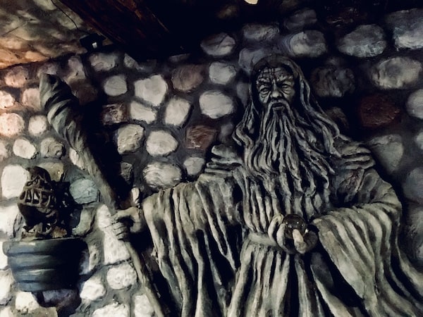 Escaparium – The Wizard Four and the Book of Black Arts [Review]