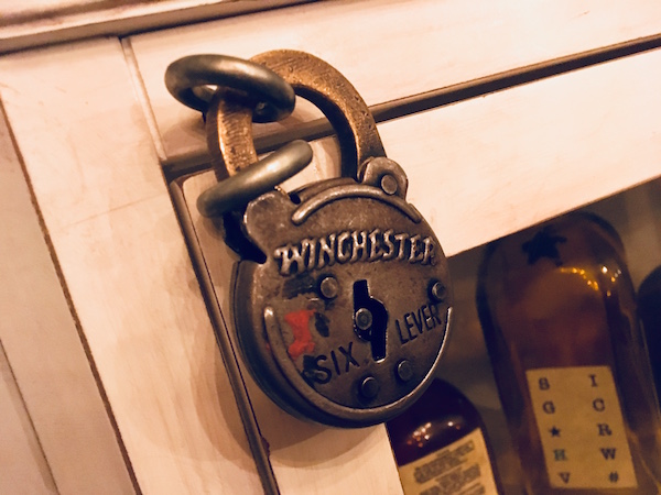 In-game: An old 6 lever Winchester lock.