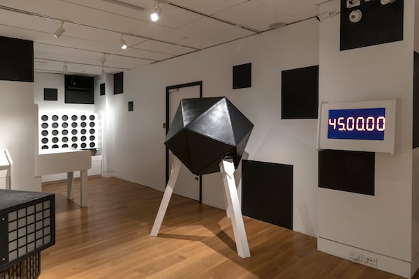 In-game: a large black 20 sided sculpture.